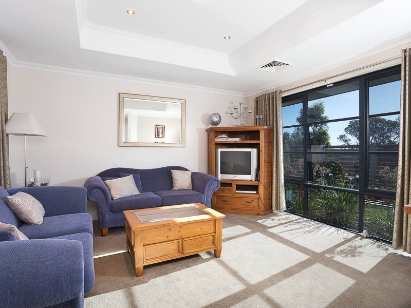 16 Friarbird Terrace, Beeliar WA 6164