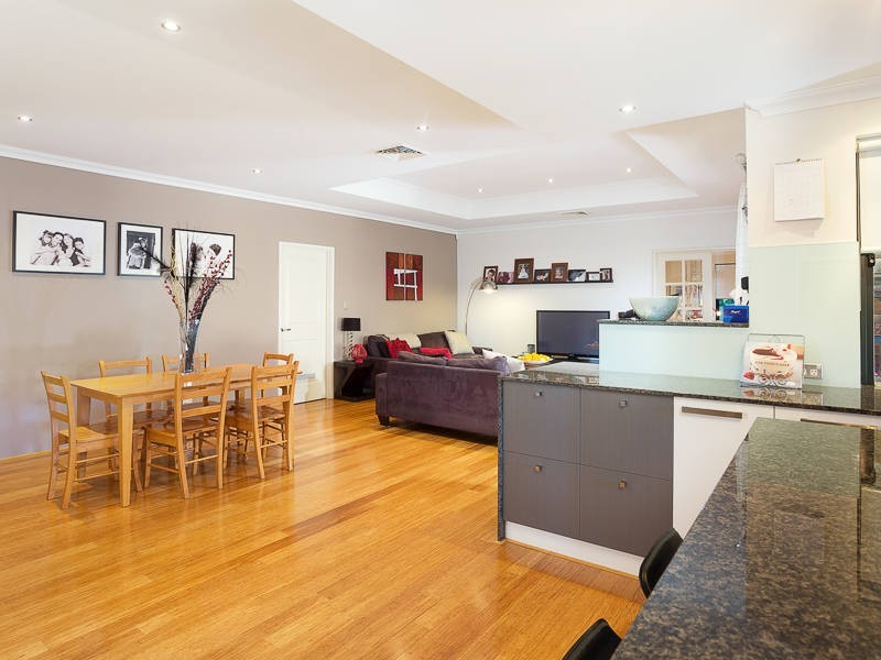 16 Friarbird Terrace, Beeliar WA 6164