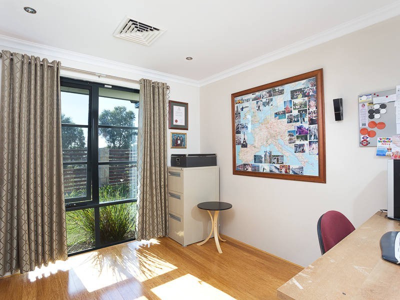 16 Friarbird Terrace, Beeliar WA 6164