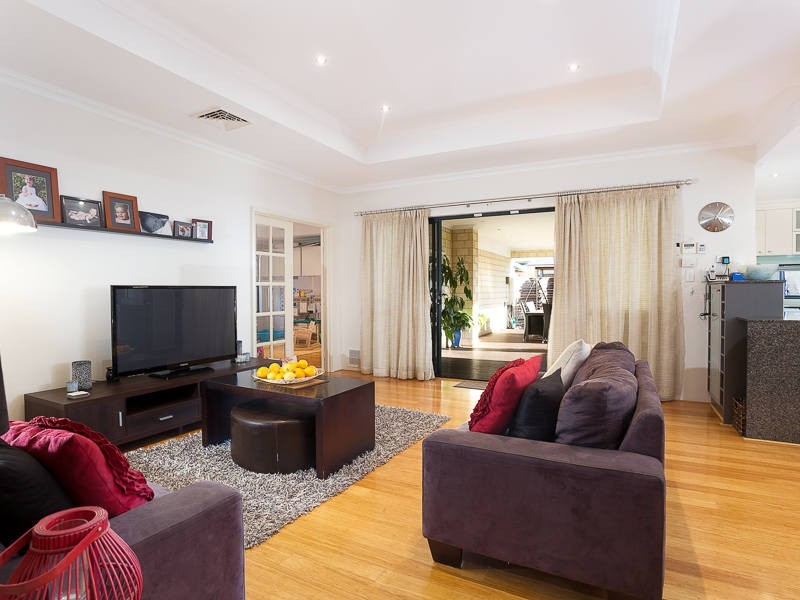 16 Friarbird Terrace, Beeliar WA 6164