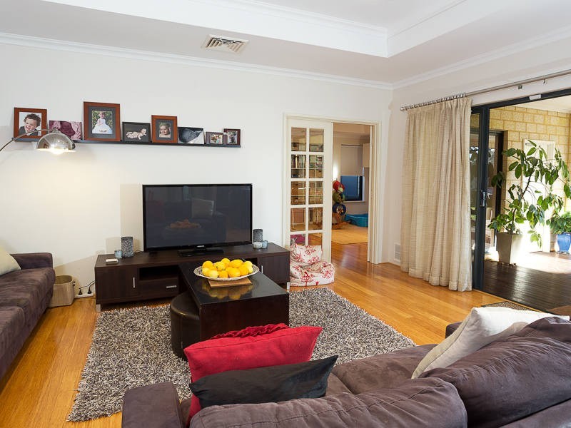 16 Friarbird Terrace, Beeliar WA 6164