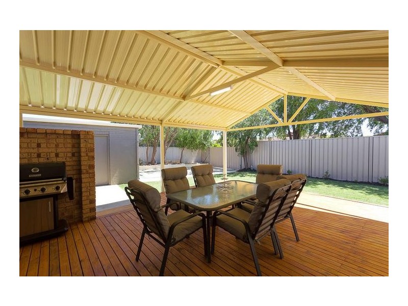 2 Ocean Place, Waikiki WA 6169