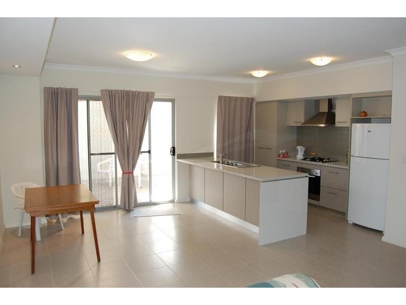 32/1 Pitta Corner, Success WA 6164