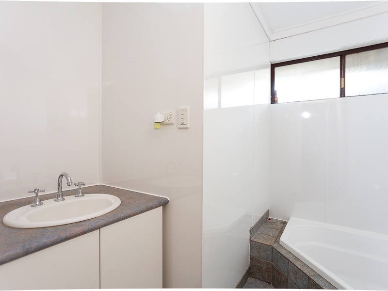 42 James Street, Gosnells WA 6110