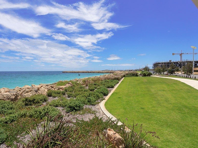 7 Draper Street, North Coogee WA 6163