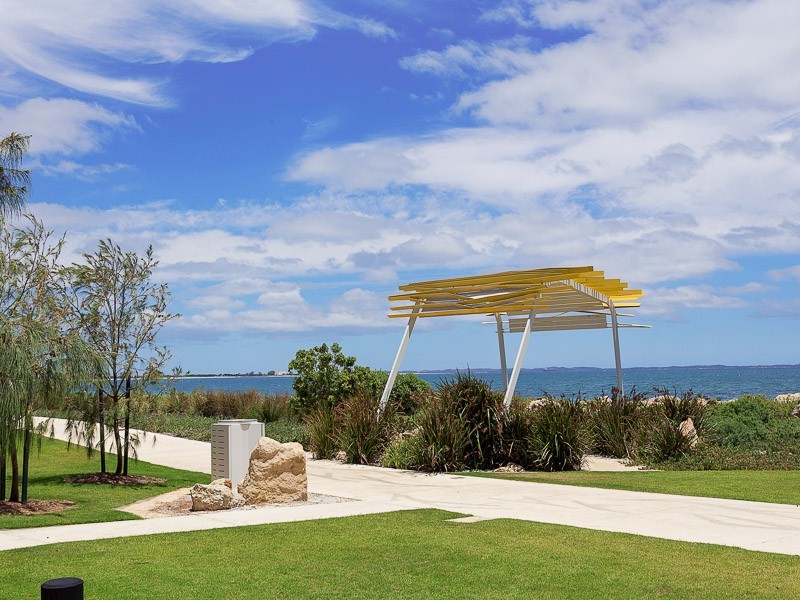 7 Draper Street, North Coogee WA 6163