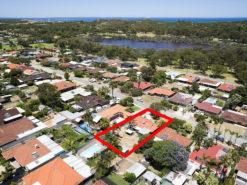 38 Pilgrim Way, Hamilton Hill WA 6163