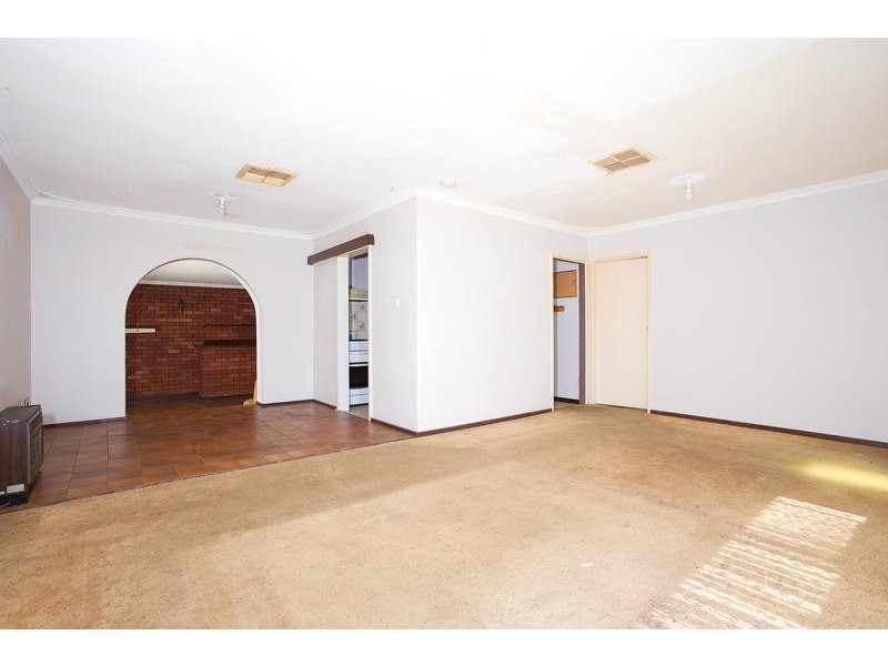 38 Pilgrim Way, Hamilton Hill WA 6163