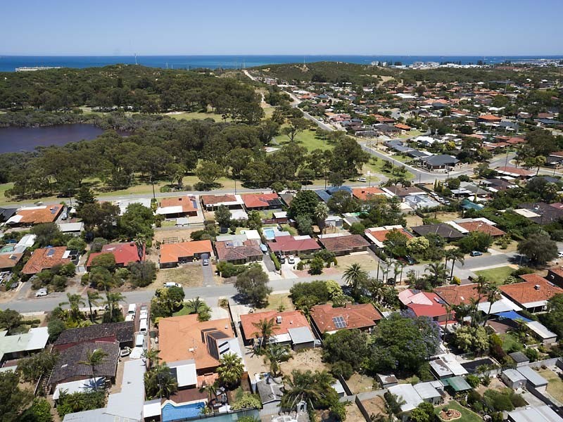 38 Pilgrim Way, Hamilton Hill WA 6163