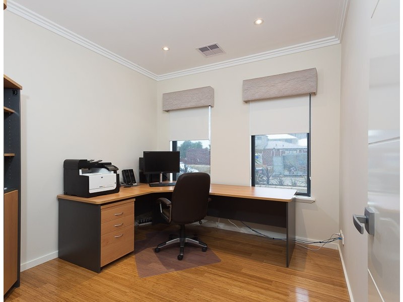 4 Redheart Way, Beeliar WA 6164