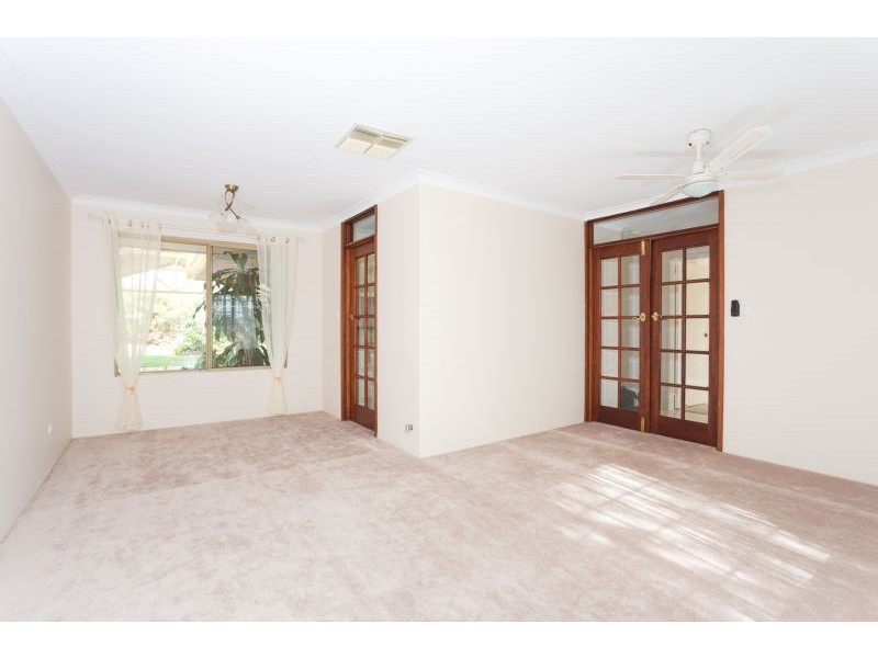 10 Indigo Place, South Lake WA 6164