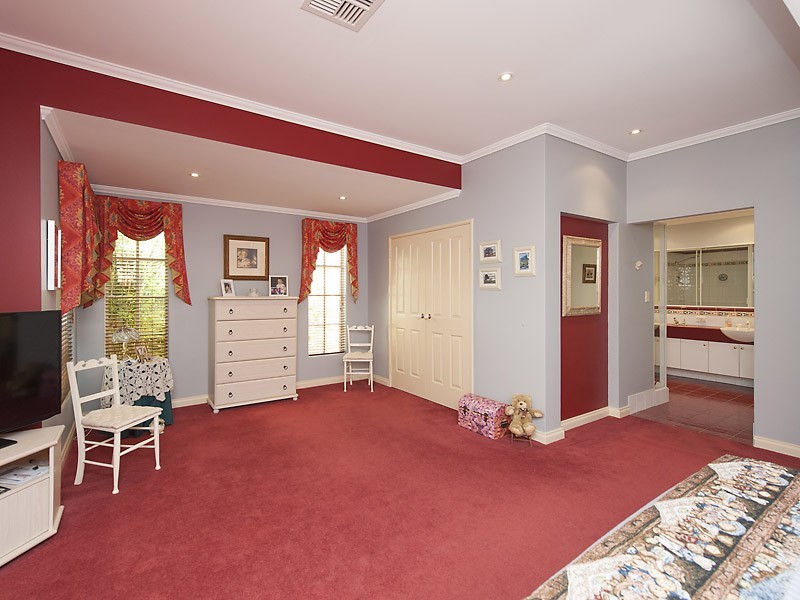 79 Peterborough Circle, North Lake WA 6163