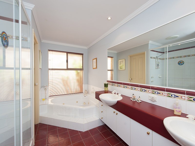 79 Peterborough Circle, North Lake WA 6163