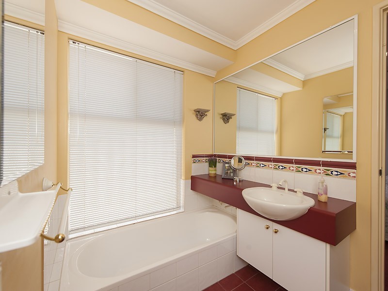 79 Peterborough Circle, North Lake WA 6163