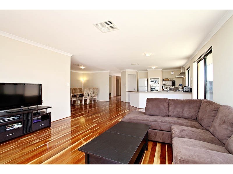 16 Kesiya Turn, Aubin Grove WA 6164