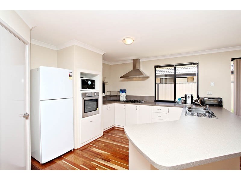 16 Kesiya Turn, Aubin Grove WA 6164