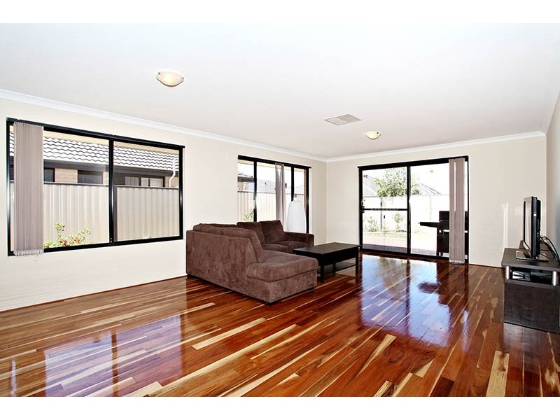 16 Kesiya Turn, Aubin Grove WA 6164