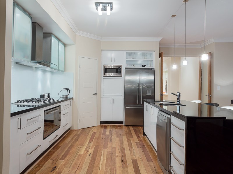 7 Jersey Road, Oakford WA 6121