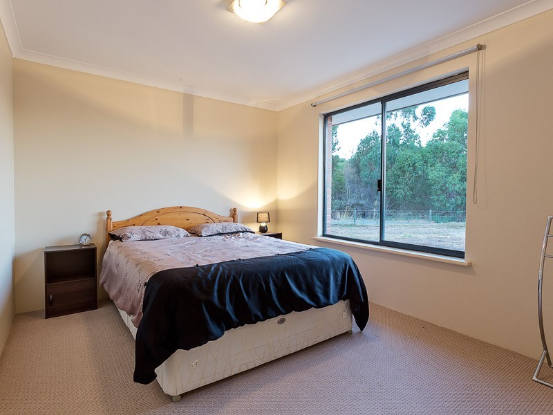 7 Jersey Road, Oakford WA 6121