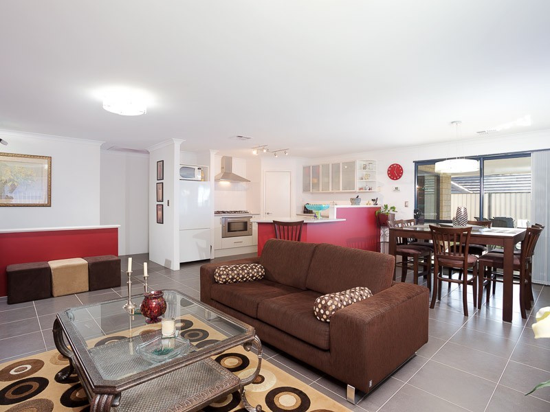 34 Belmore Bend, Aubin Grove WA 6164