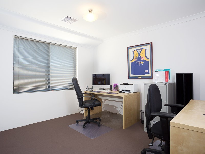34 Belmore Bend, Aubin Grove WA 6164