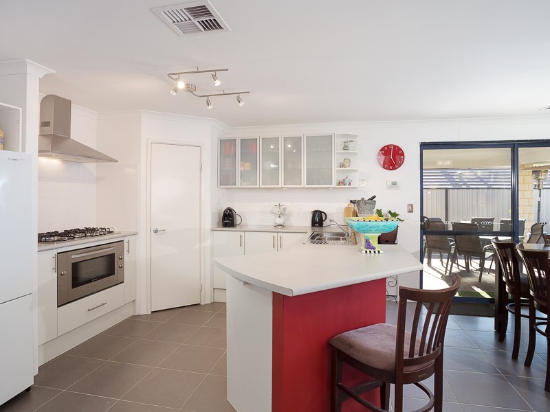 34 Belmore Bend, Aubin Grove WA 6164