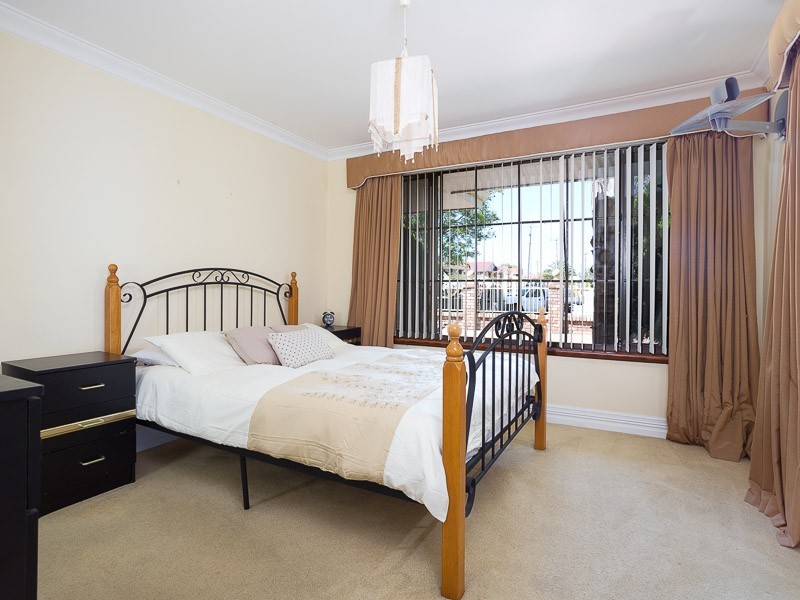 11 Todd Place, Huntingdale WA 6110