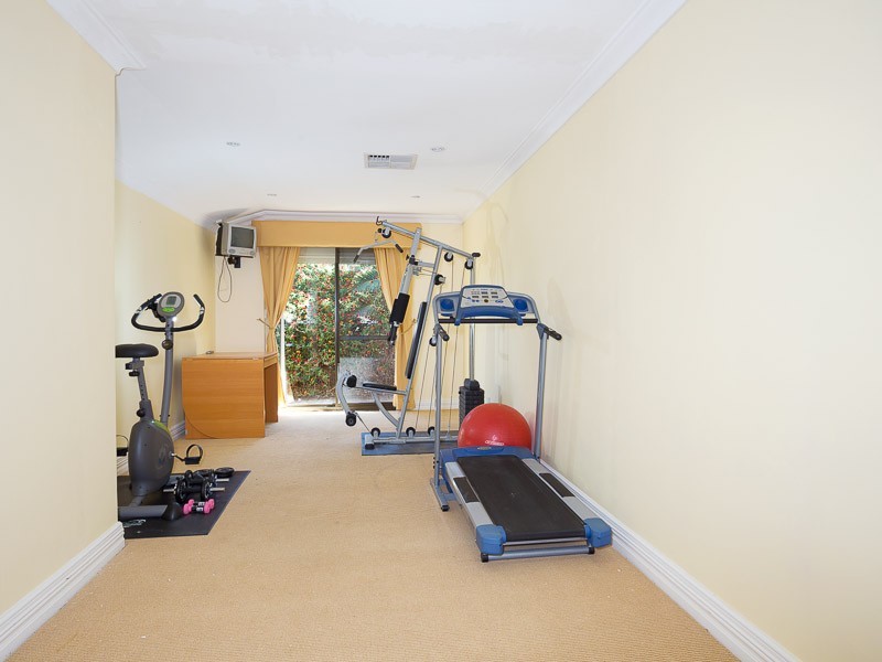 11 Todd Place, Huntingdale WA 6110