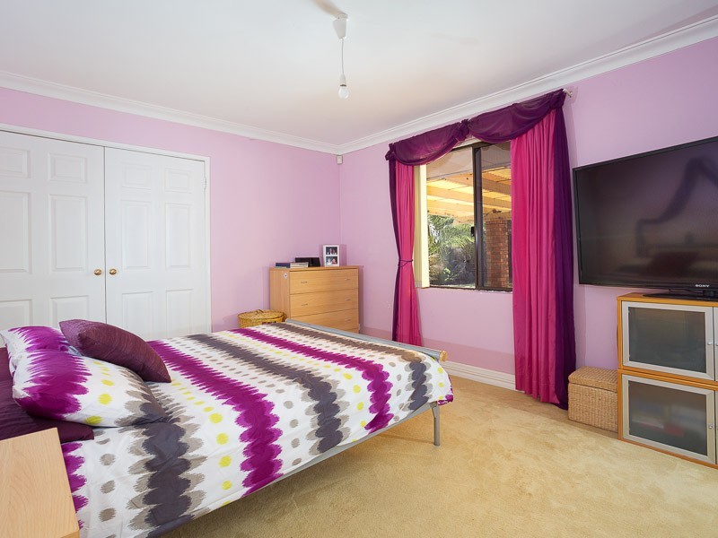 11 Todd Place, Huntingdale WA 6110