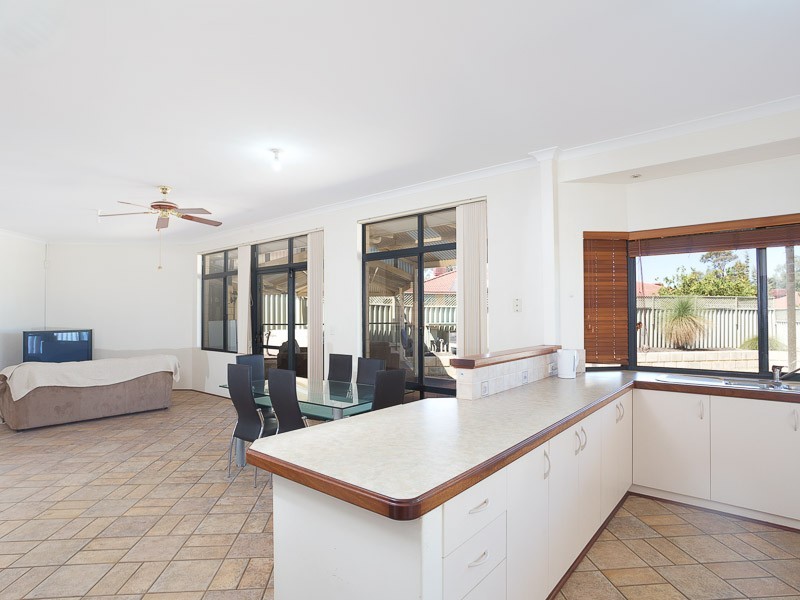 2 Bittern Lane, Beeliar WA 6164