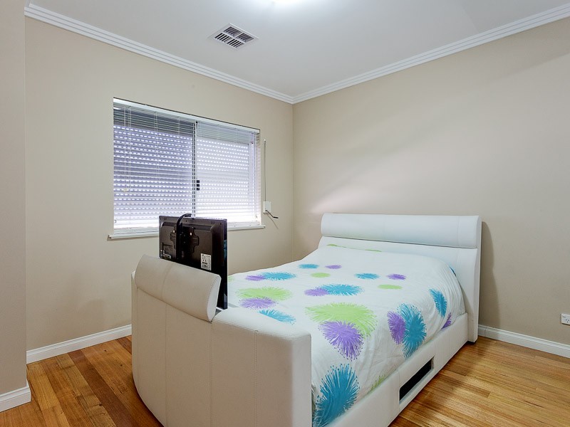 11 Baler Court, Hammond Park WA 6164