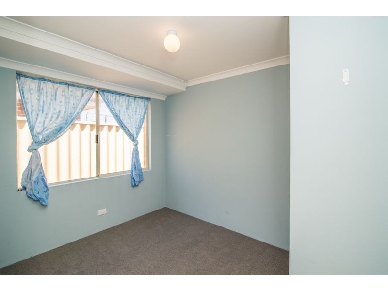 21 Beedelup Loop, Bibra Lake WA 6163