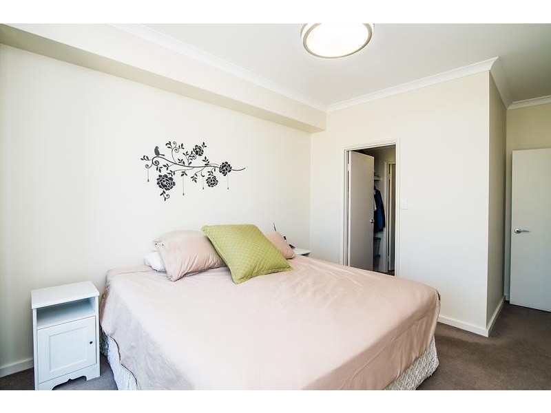 2/30 Malata Crescent, Success WA 6164