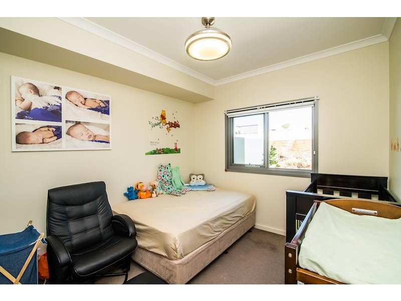 2/30 Malata Crescent, Success WA 6164