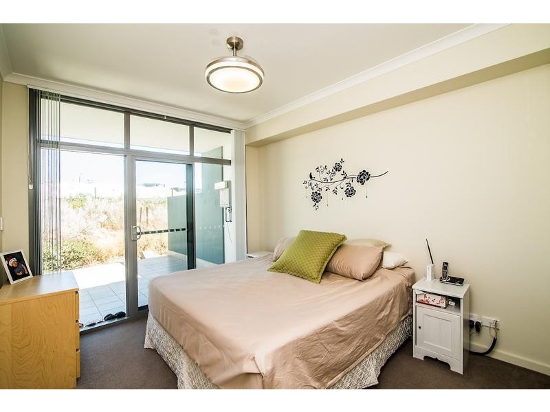 2/30 Malata Crescent, Success WA 6164