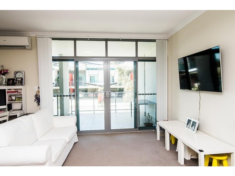 2/30 Malata Crescent, Success WA 6164