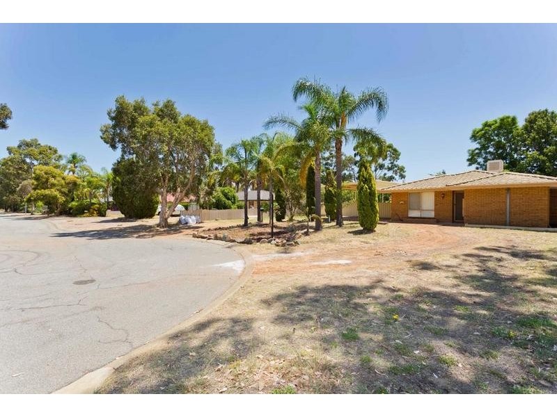 11 Marsh Court, Swan View WA 6056