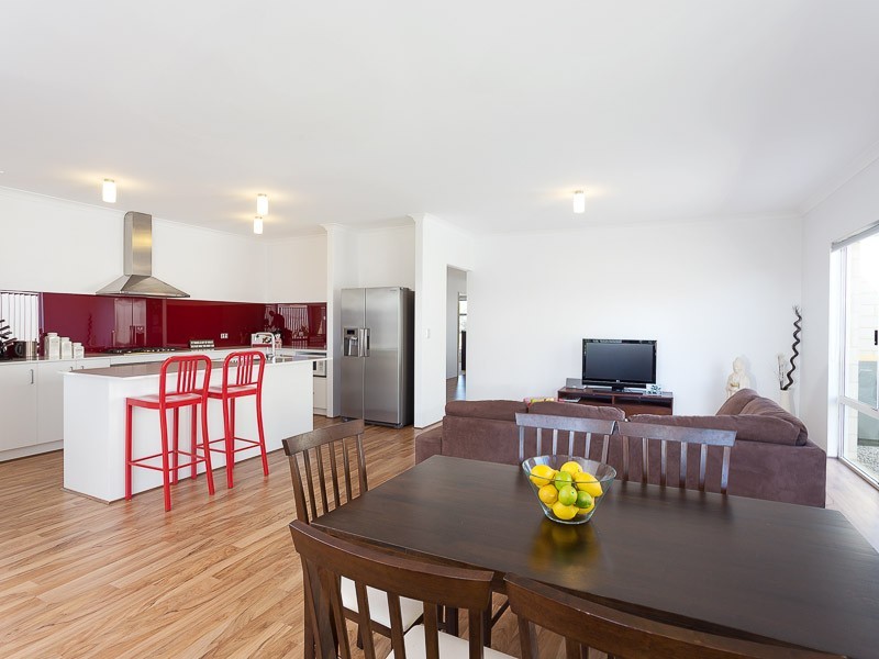 57 Drysdale Gardens, Wandi WA 6167