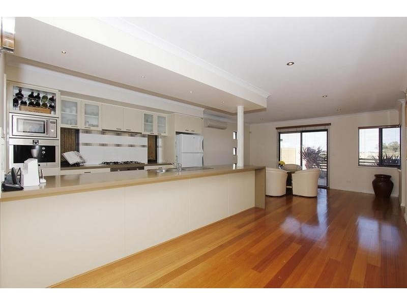 2/60 Spinnaker Heights, Yangebup WA 6164