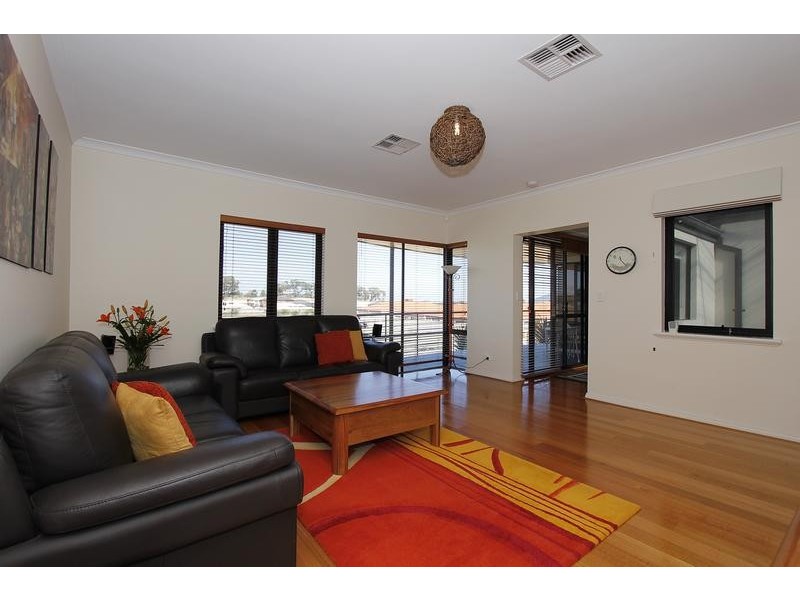 2/60 Spinnaker Heights, Yangebup WA 6164