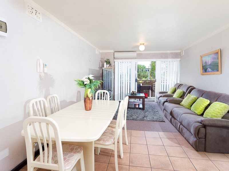 7/2 Pengilly Road, Orelia WA 6167