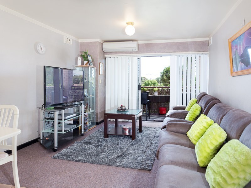 7/2 Pengilly Road, Orelia WA 6167