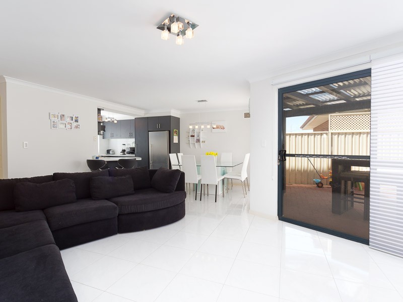 2/22 Dolphin Way, Yangebup WA 6164