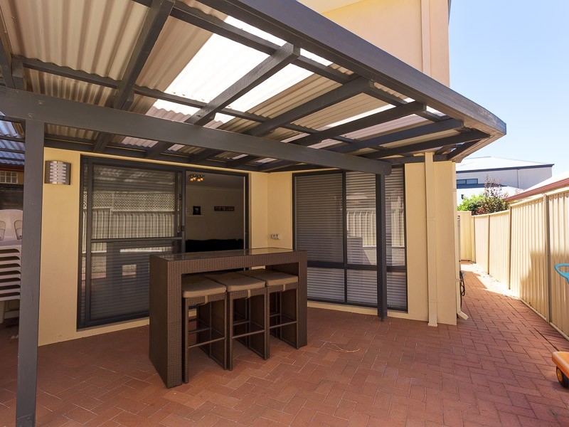 2/22 Dolphin Way, Yangebup WA 6164