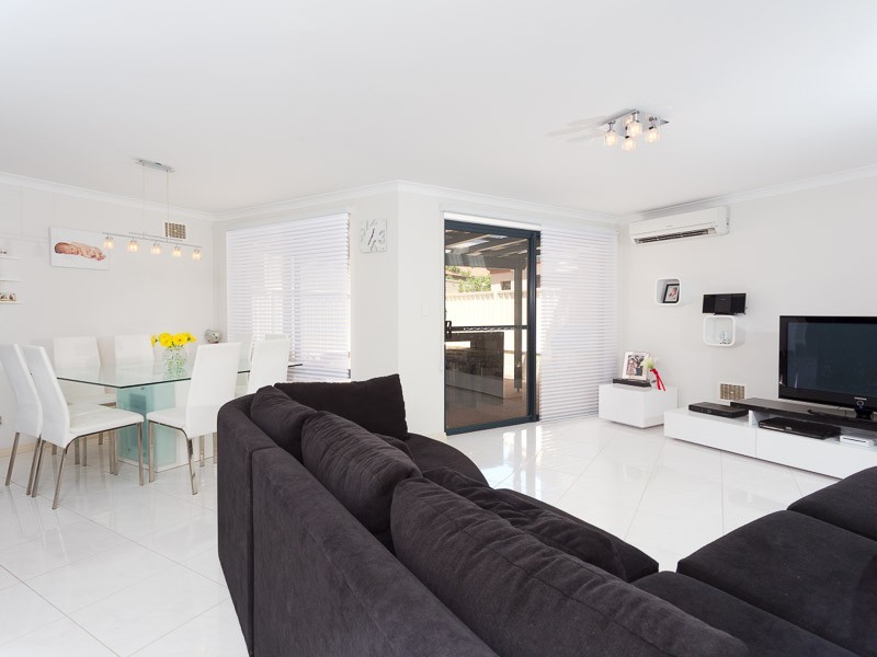 2/22 Dolphin Way, Yangebup WA 6164