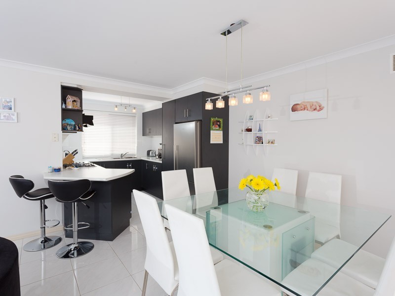 2/22 Dolphin Way, Yangebup WA 6164