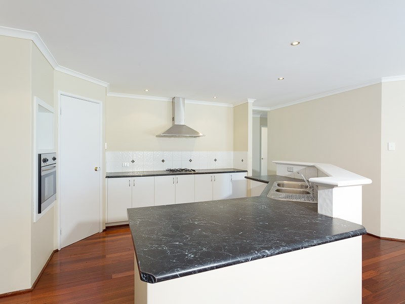 35 Sciano Ave, Success WA 6164