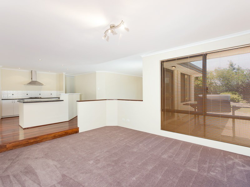 35 Sciano Ave, Success WA 6164