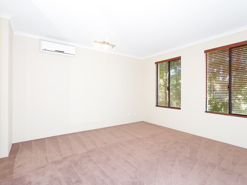 35 Sciano Ave, Success WA 6164