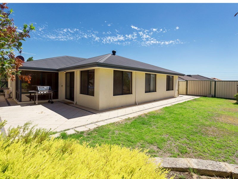 35 Sciano Ave, Success WA 6164